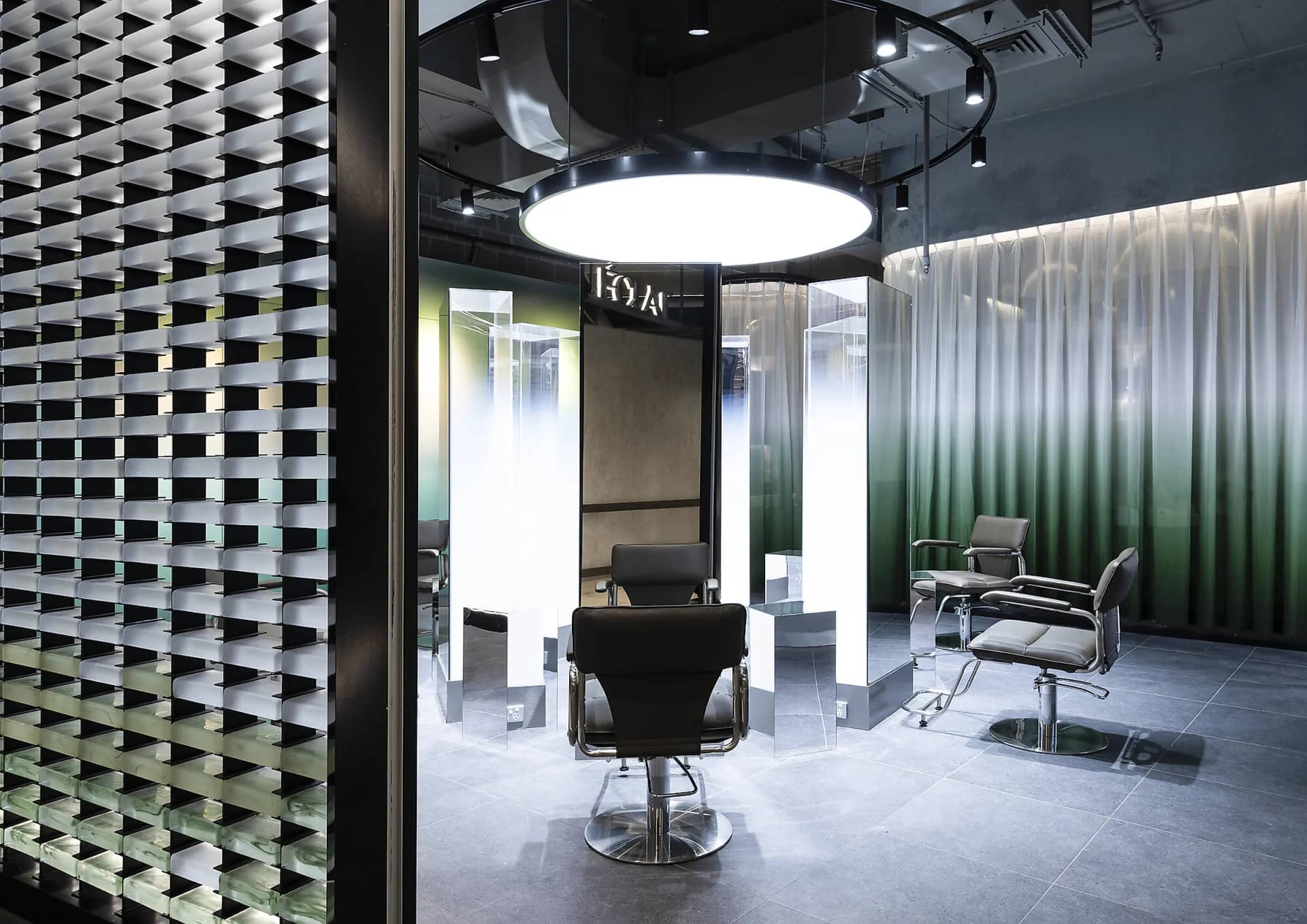 ÉCLAT Salon Styling Chairs