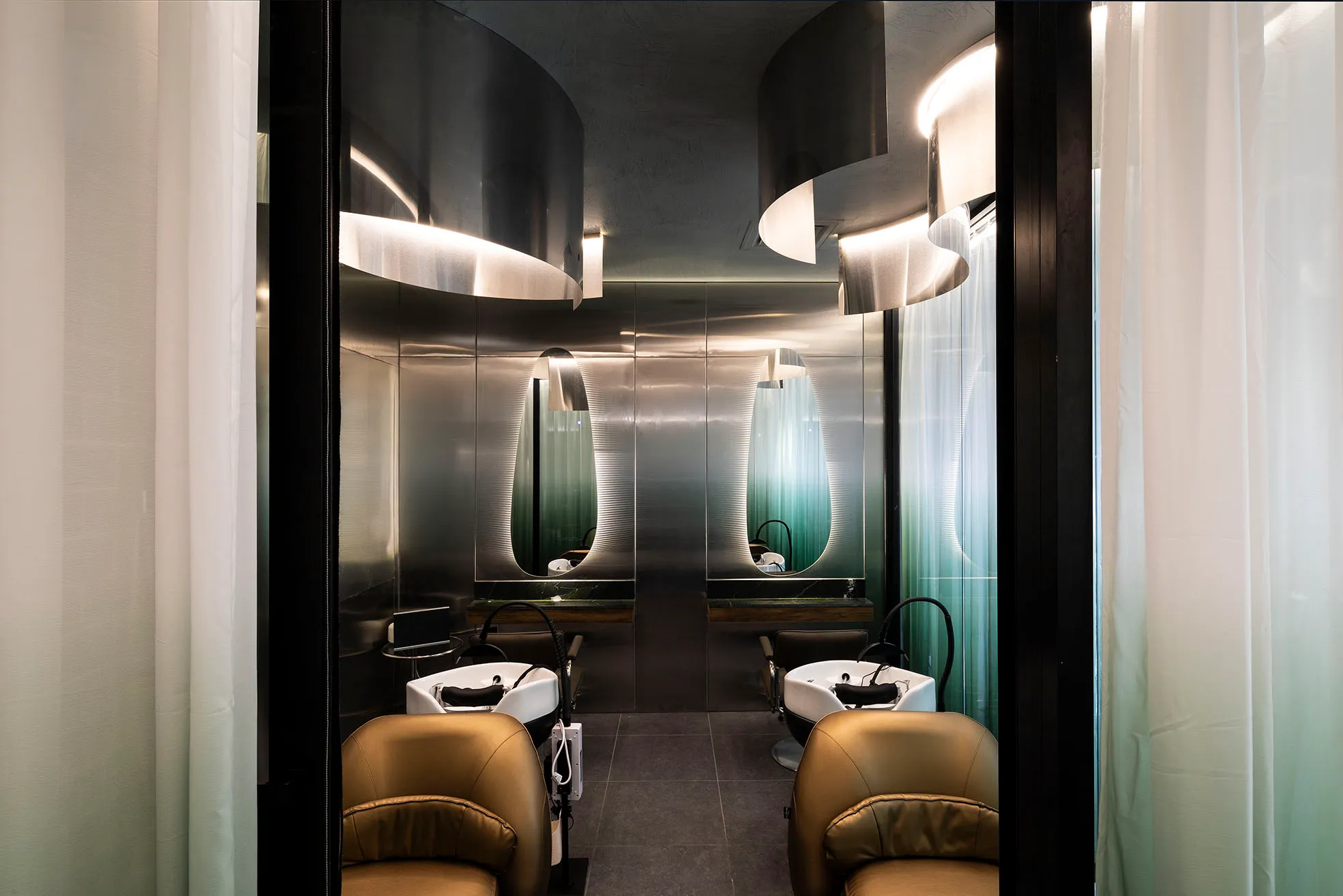 ÉCLAT salon styling station with gradient curtains